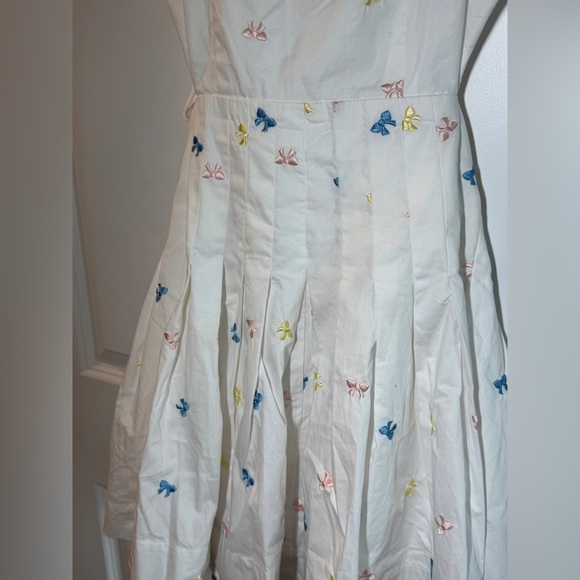 Chic White Backless Dress with Spaghetti Straps - Picture 5 of 13